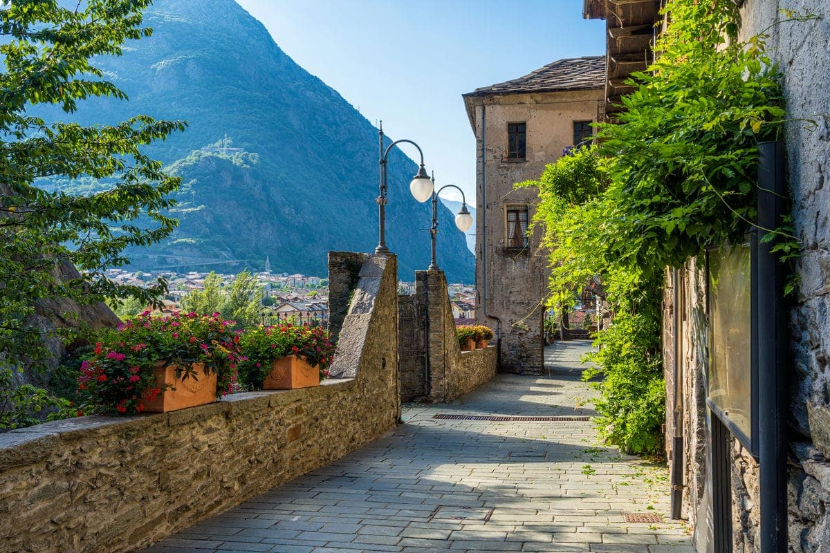Bard (Valle d'Aosta): il borgo sotto il Forte di Bard — cosa vedere e