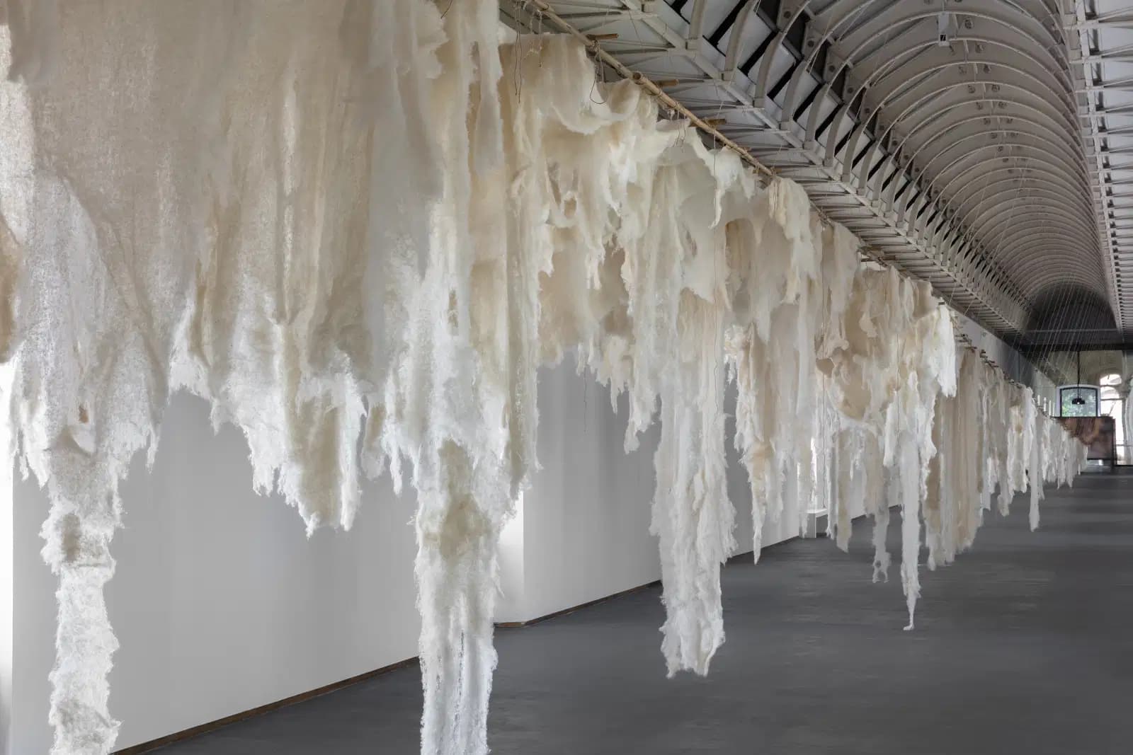 Cecilia Vicuña al Castello di Rivoli: "El glaciar ido", la prima personale in Italia